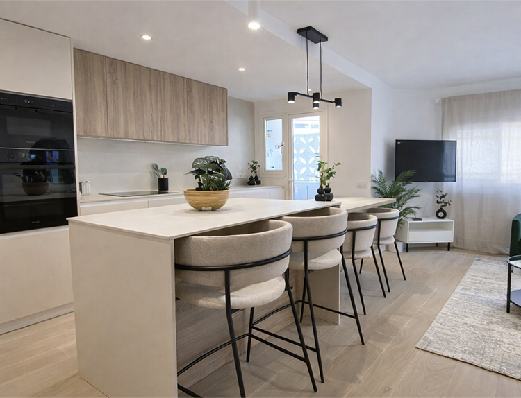 Piso reformado en Joaquín Benlloch (Malilla, Valencia)