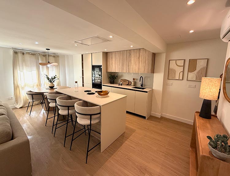 Piso reformado en Calle d'Oltà (Malilla, Valencia)